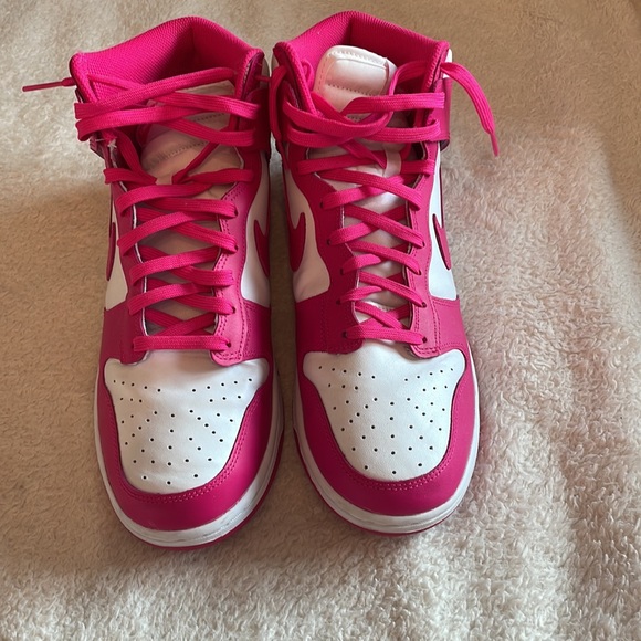 Women’s Nike Jordan pink dunk high. Womens 11.5 - Picture 4 of 5
